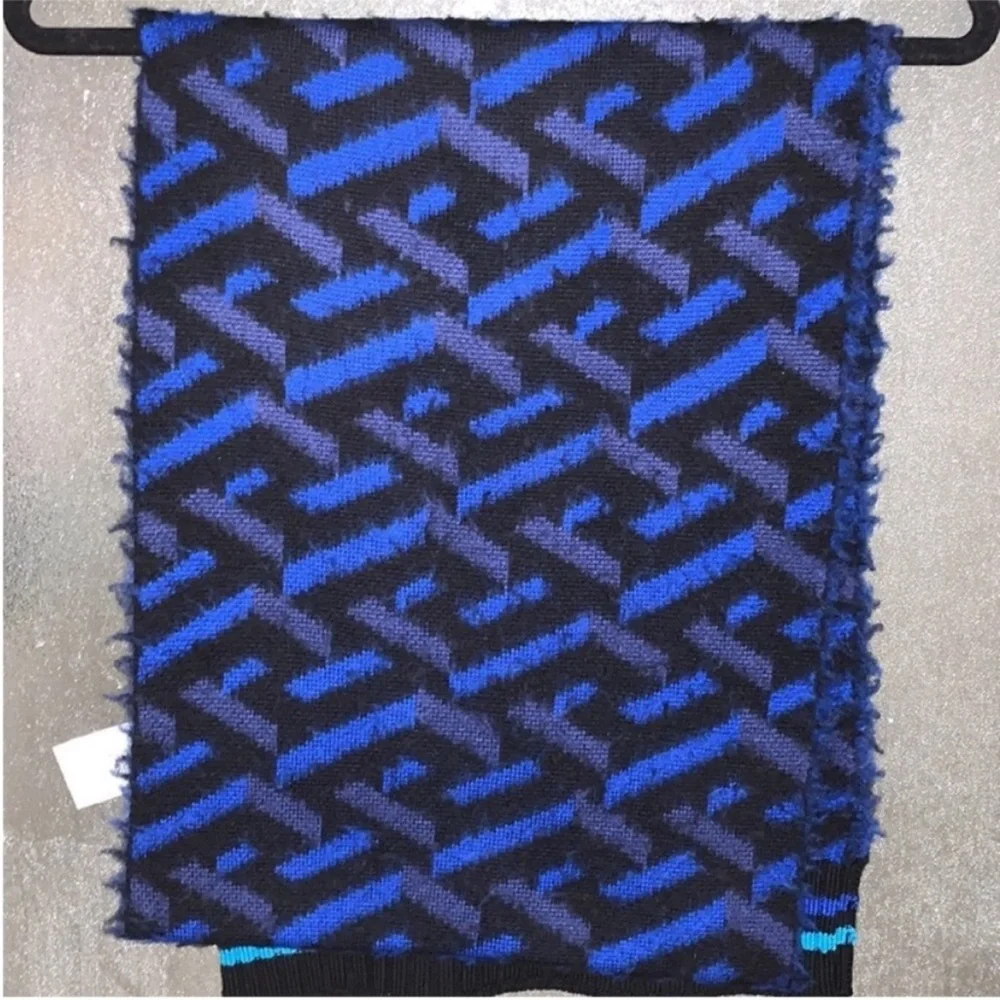 🇺🇸FIRM PRICE🇺🇸Authentic Versace Greca Wool Scarf Unisex